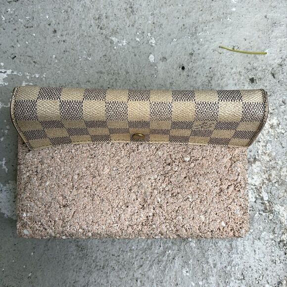 Louis Vuitton Beige and Brown Checkered Wallet - Picture 2 of 13